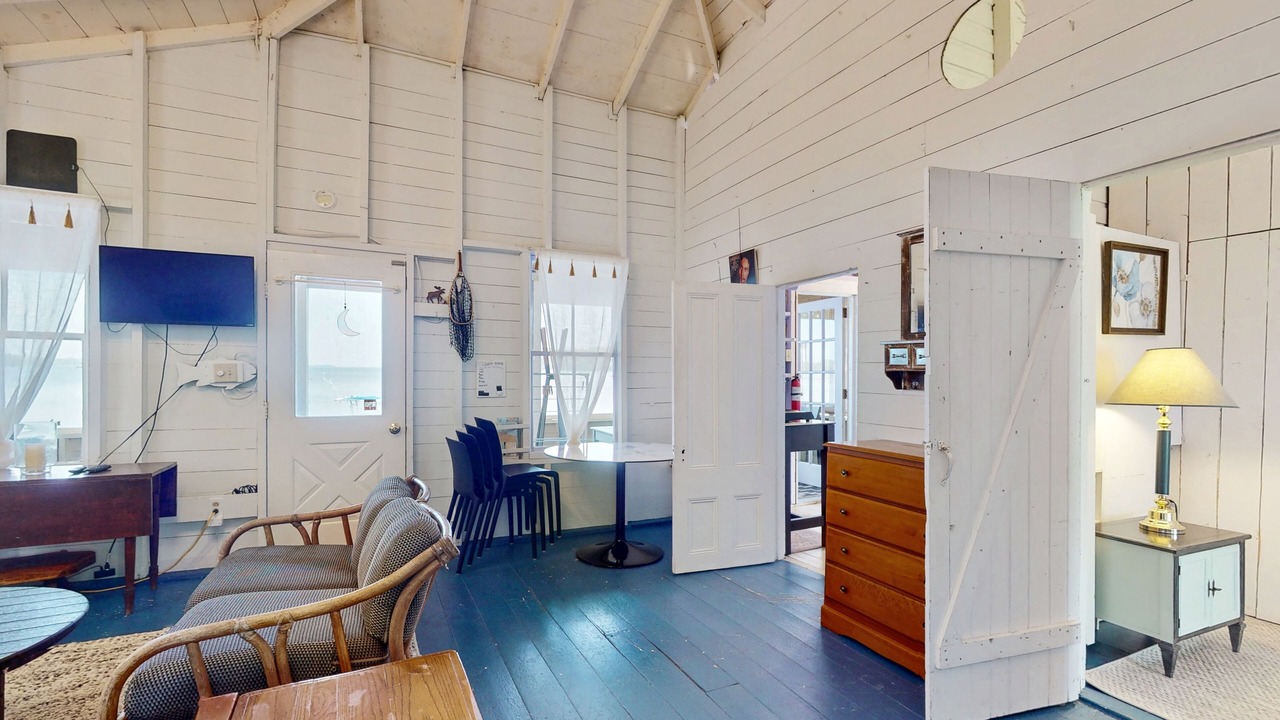 Photo of Livingroom in South Hero
