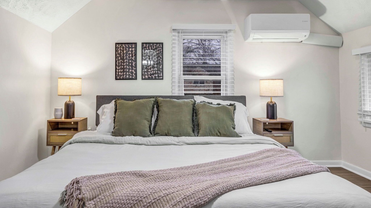 Photo of Bedroom in Berea