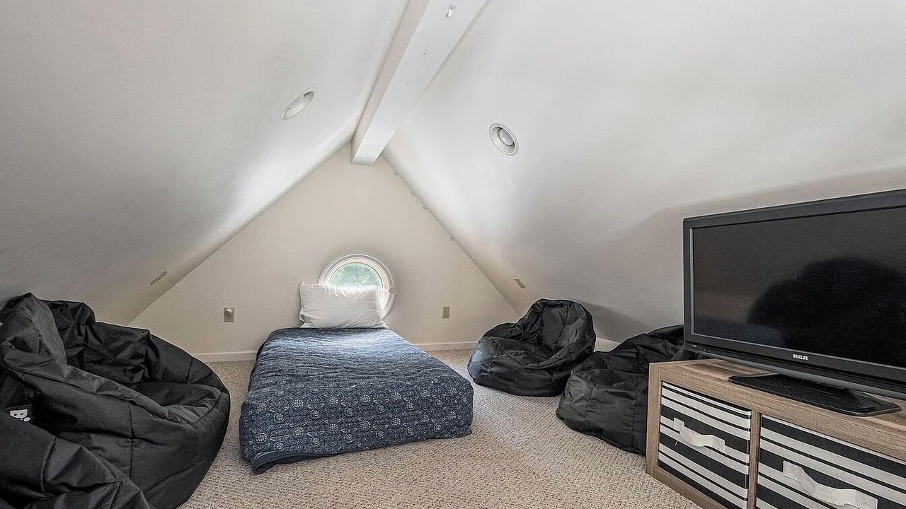 Photo of Bedroom in Mountainside