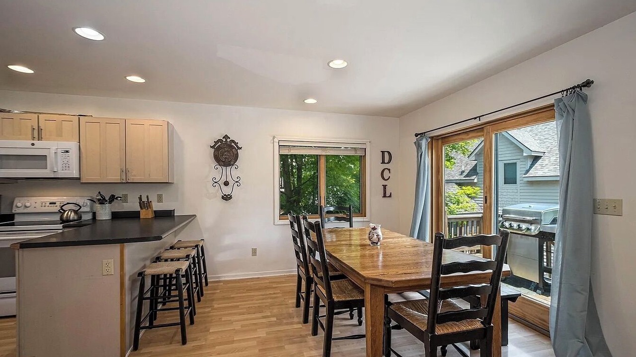 Photo of Kitchen in Mountainside