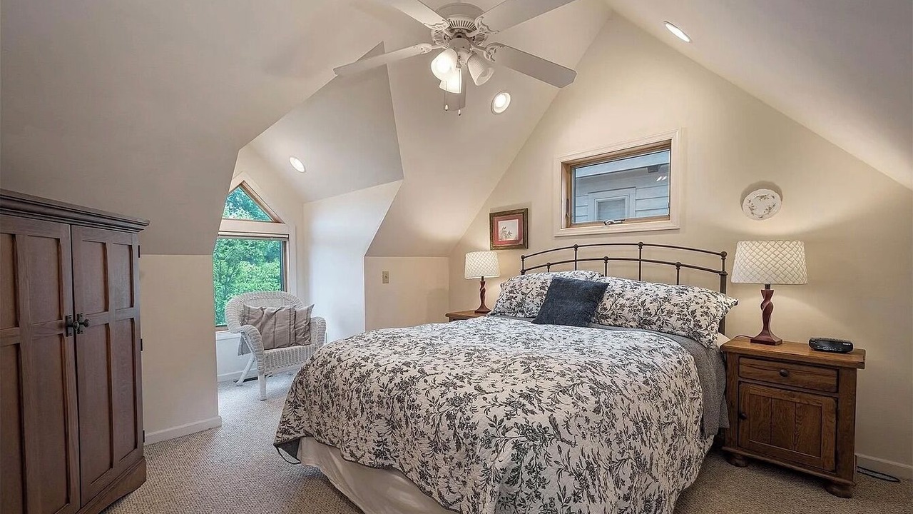 Photo of Bedroom in Mountainside