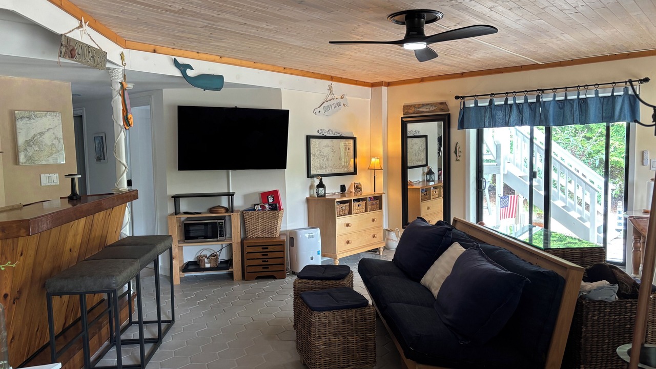 Photo of Livingroom in Culloden Shores