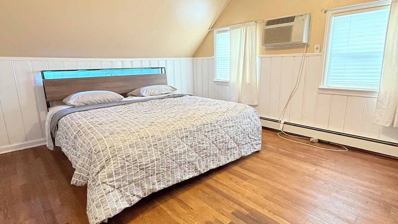 Photo of Bedroom in Levittown