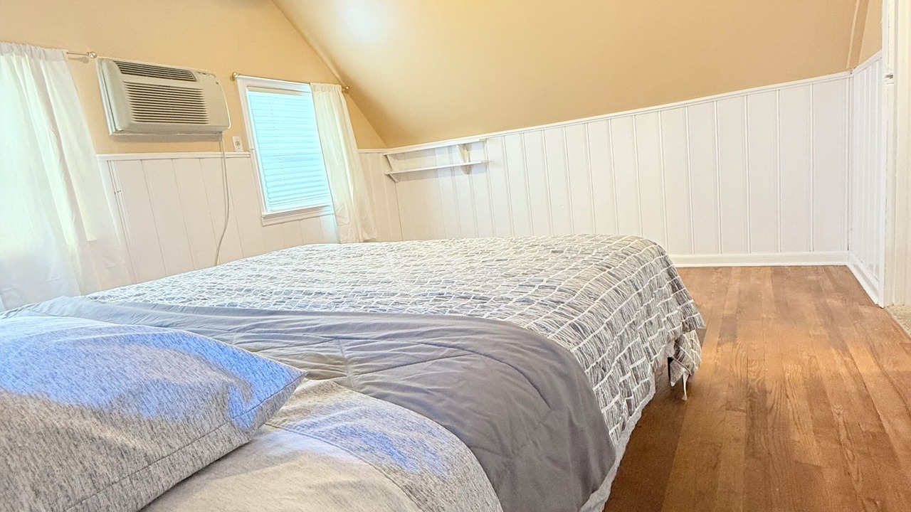 Photo of Bedroom in Levittown