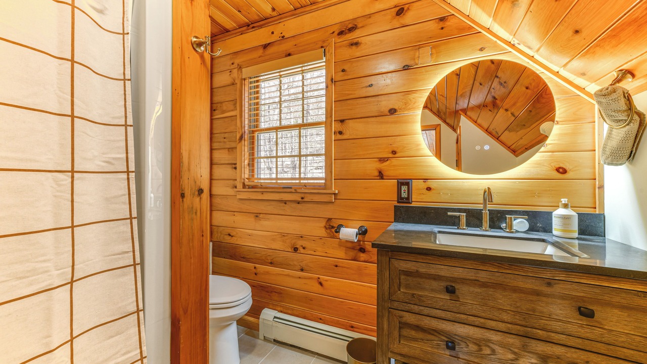 Photo of Bathroom in Deposit