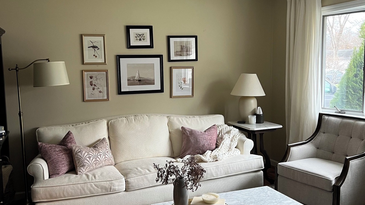 Photo of Livingroom in Saratoga Springs