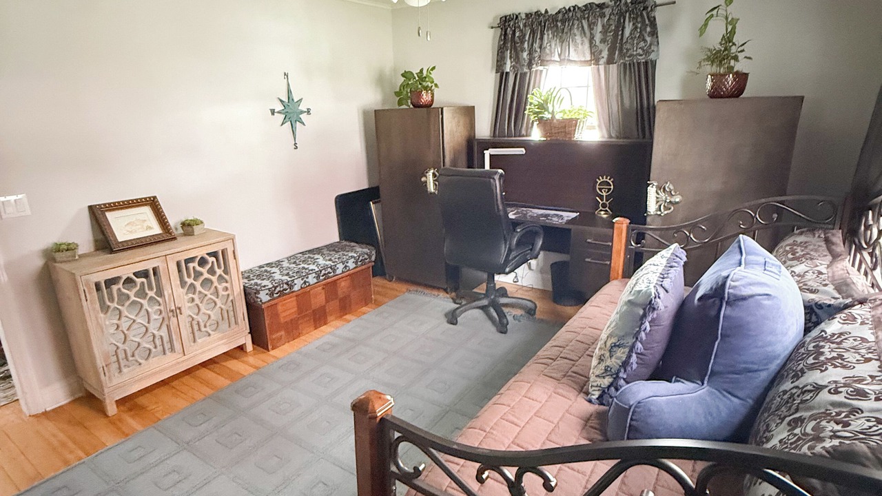Photo of Livingroom in North Patchogue