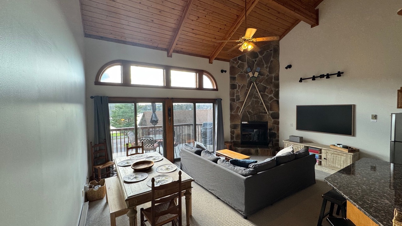 Photo of Livingroom in McHenry