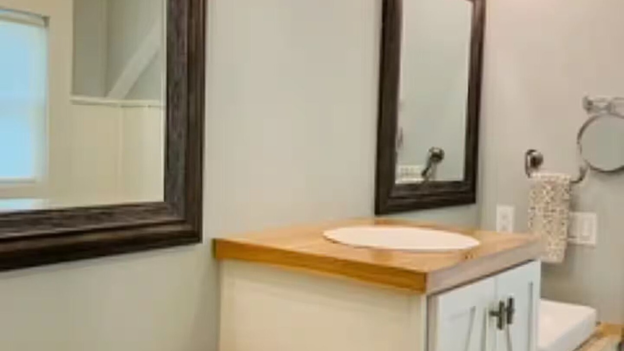 Photo of Bathroom in Huletts Landing