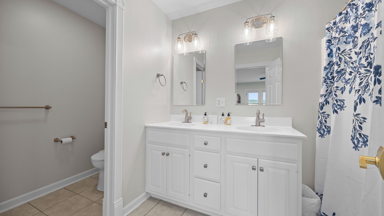 Photo of Bathroom in Valois