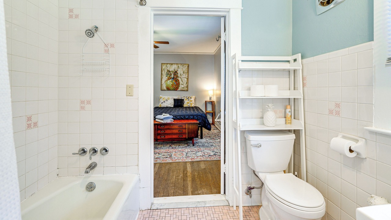 Photo of Bathroom in Redstar