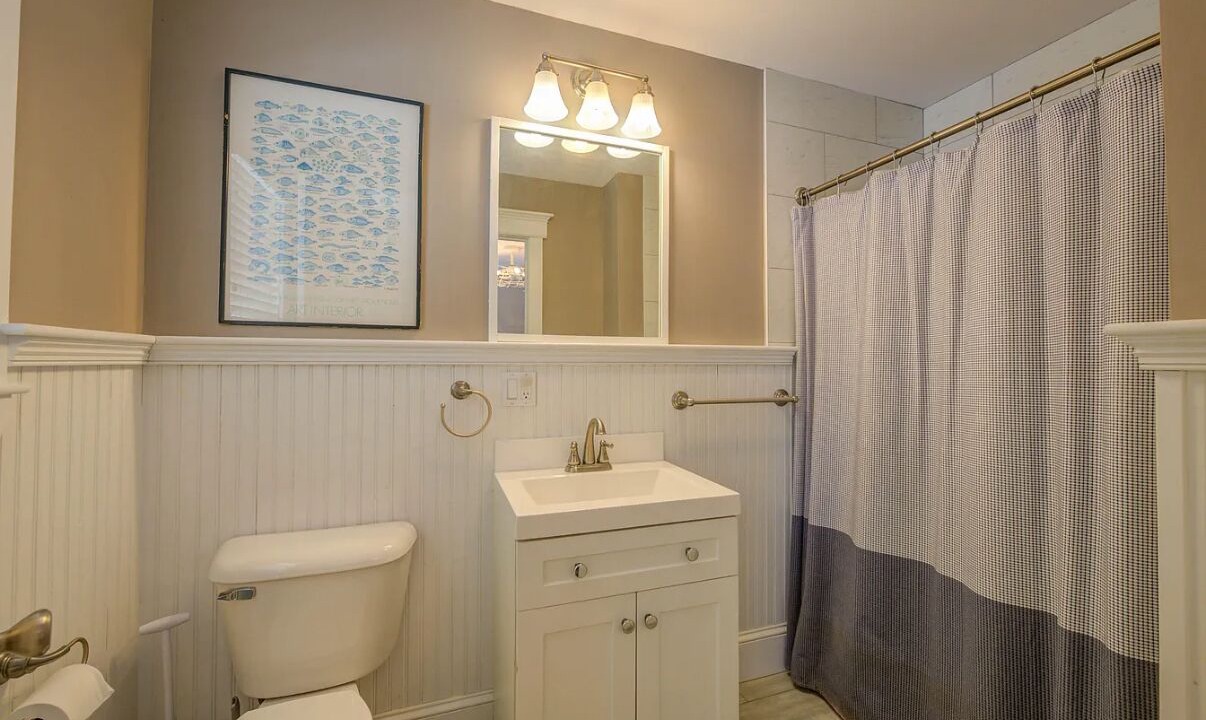 Photo of Bathroom in Edgecomb