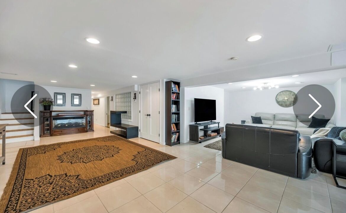 Photo of Livingroom in Dix Hills