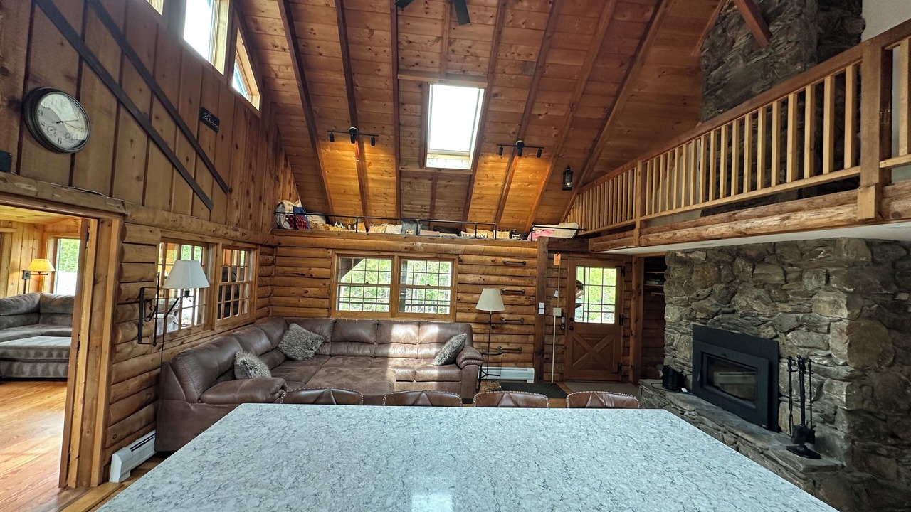 Photo of Livingroom in Becket