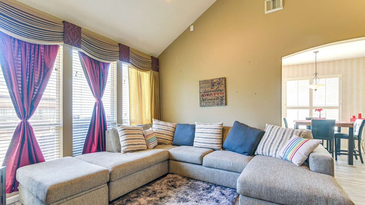 Photo of Livingroom in Pearland