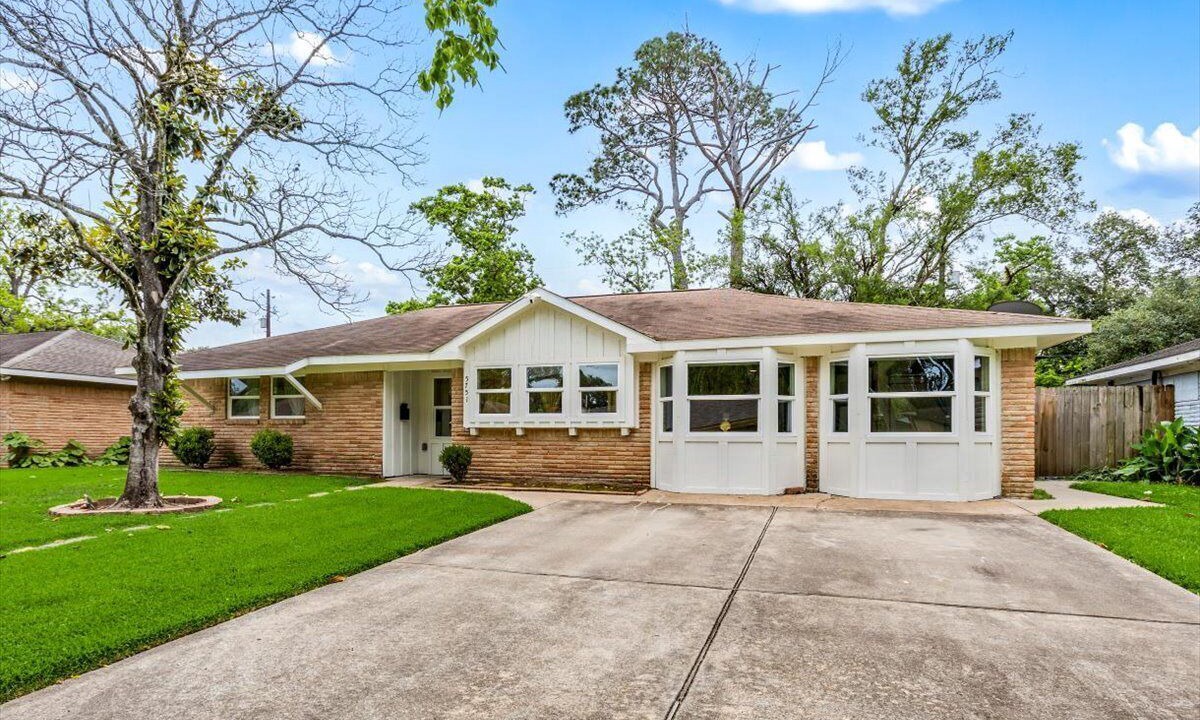 Photo of Outdoor in Westbury