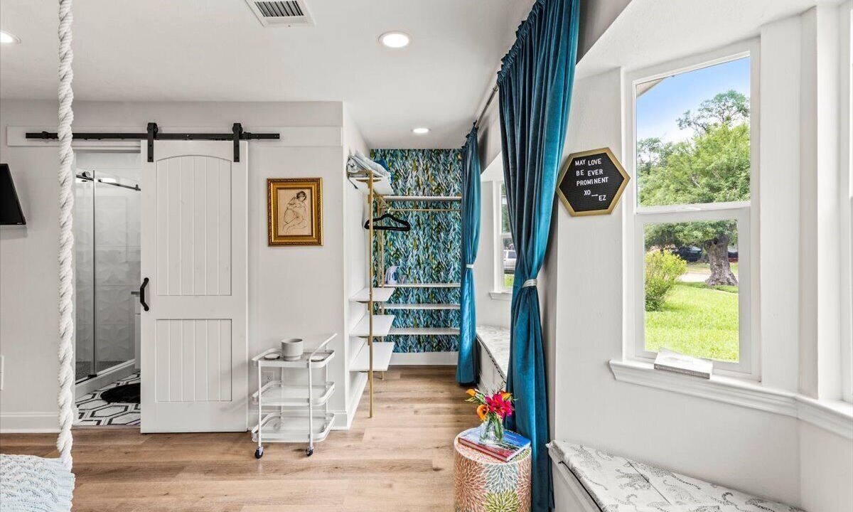 Photo of Bedroom in Westbury
