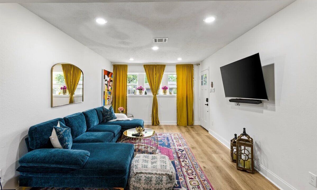 Photo of Livingroom in Westbury
