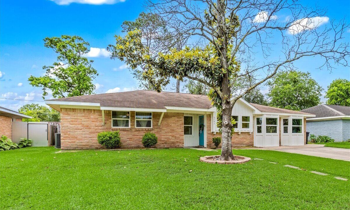 Photo of Outdoor in Westbury