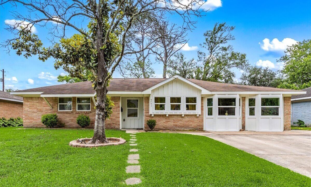 Photo of Outdoor in Westbury