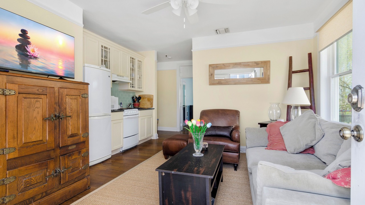 Photo of Livingroom in Westhampton Beach