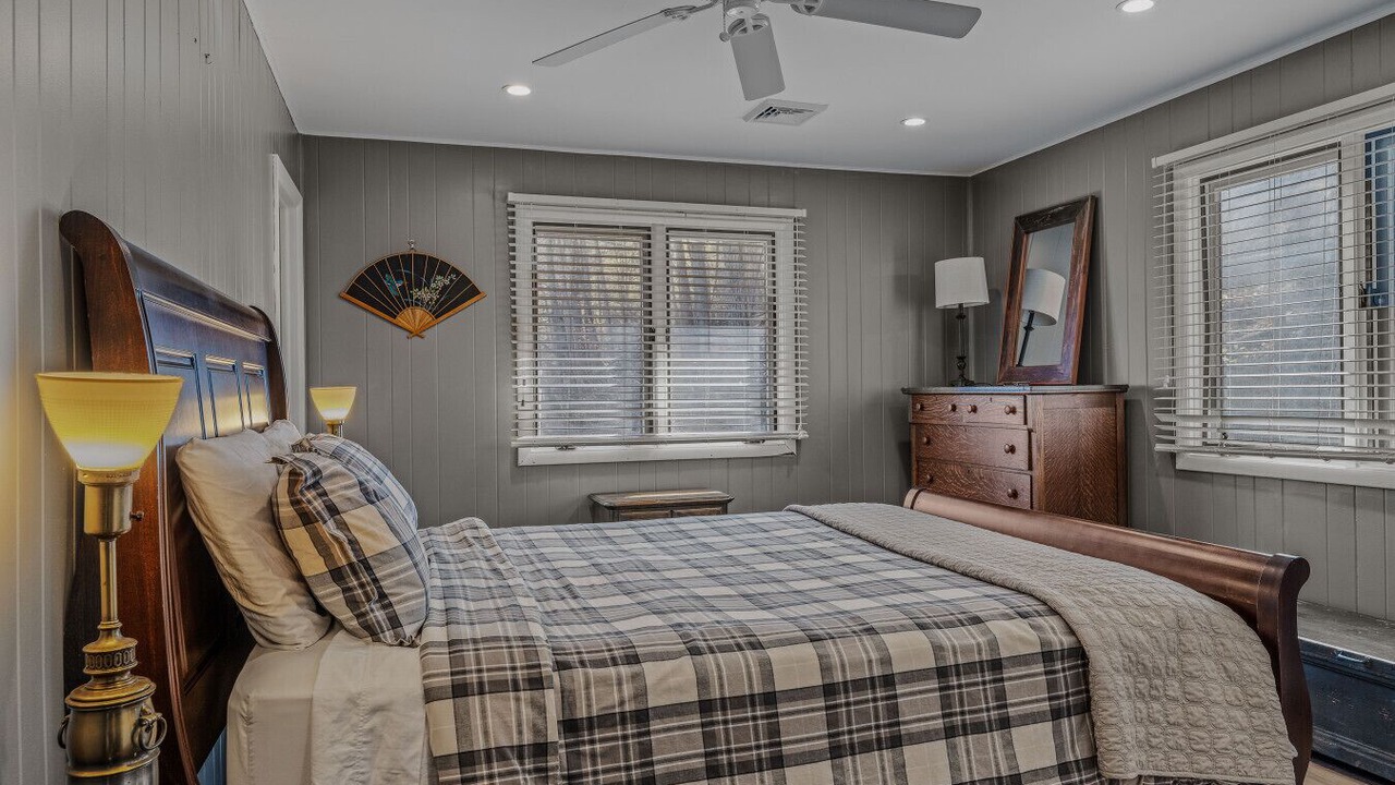 Photo of Bedroom in Berkeley Springs