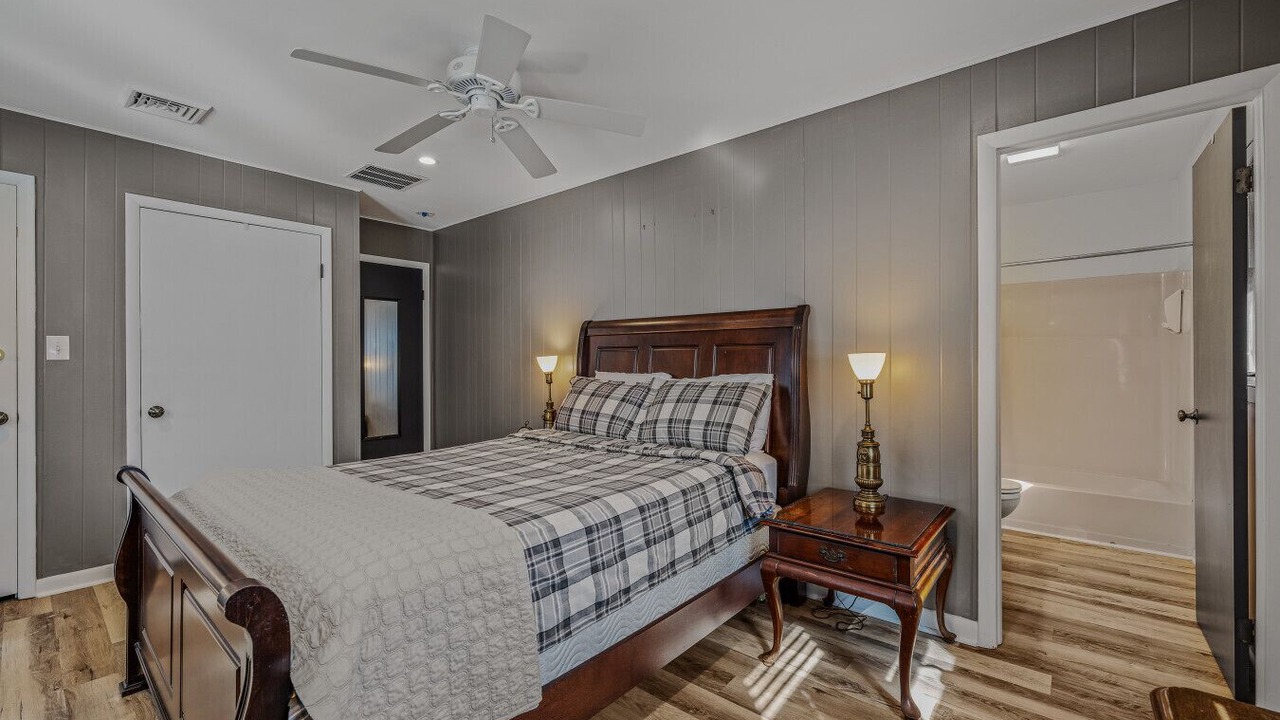 Photo of Bedroom in Berkeley Springs