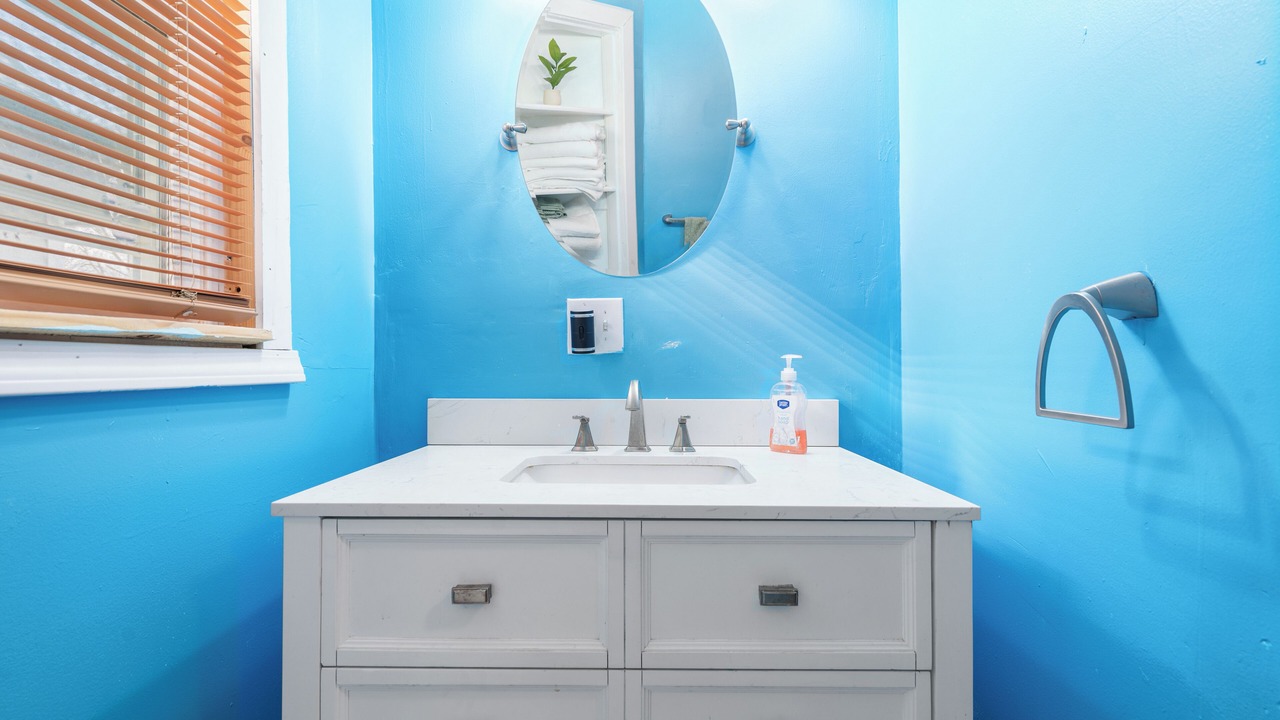 Photo of Bathroom in Stockade Historic District