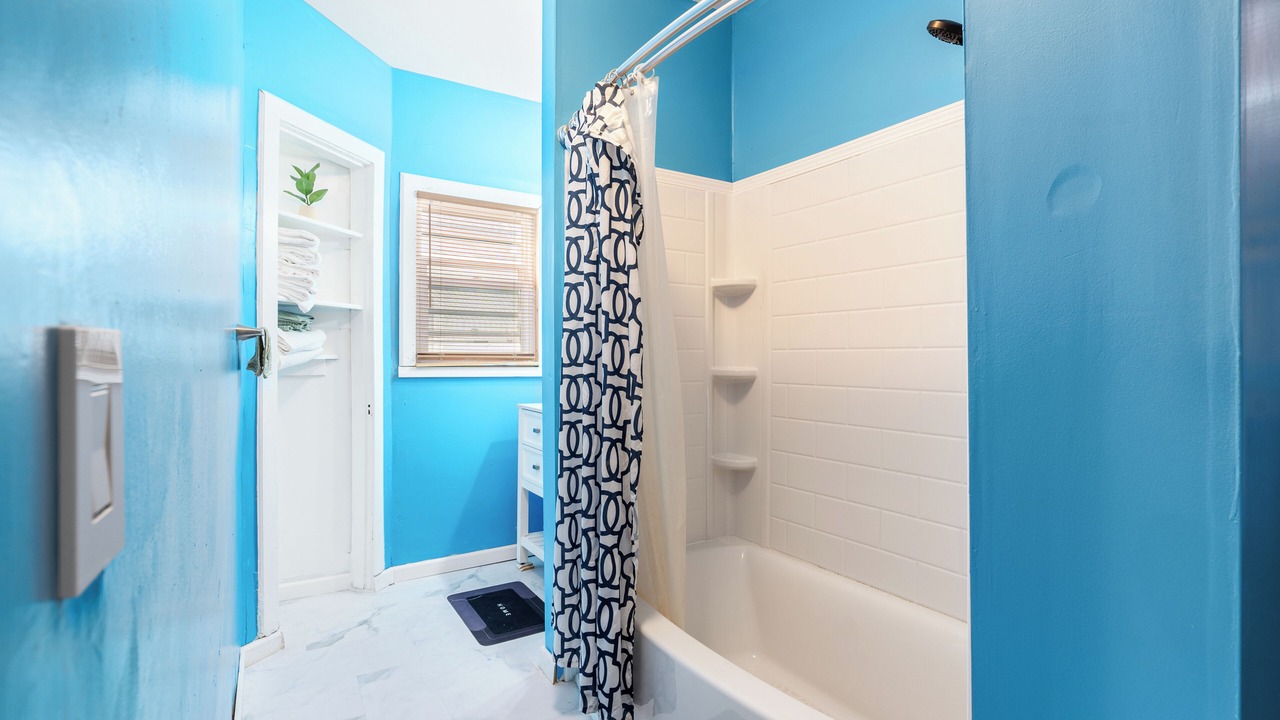 Photo of Bathroom in Stockade Historic District
