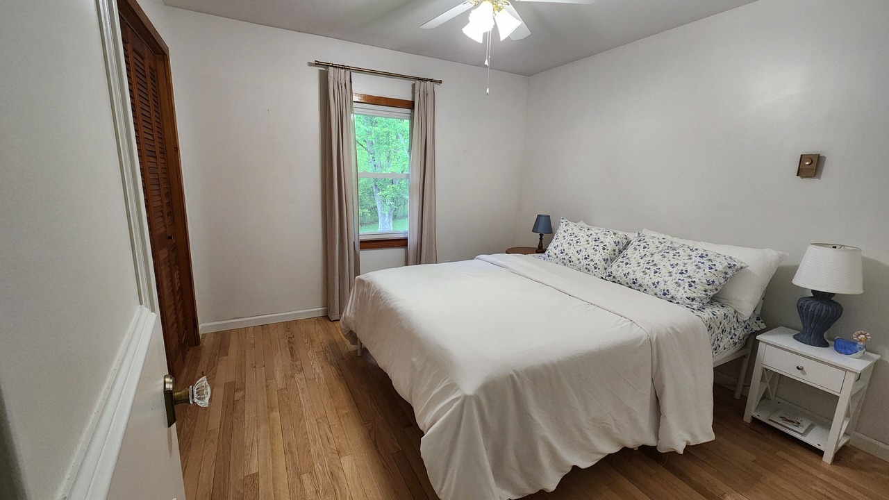 Photo of Bedroom in White Sulphur Springs