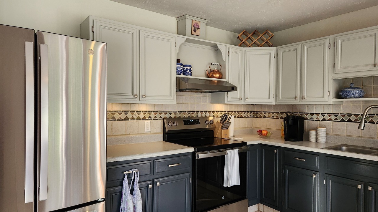 Photo of Kitchen in White Sulphur Springs