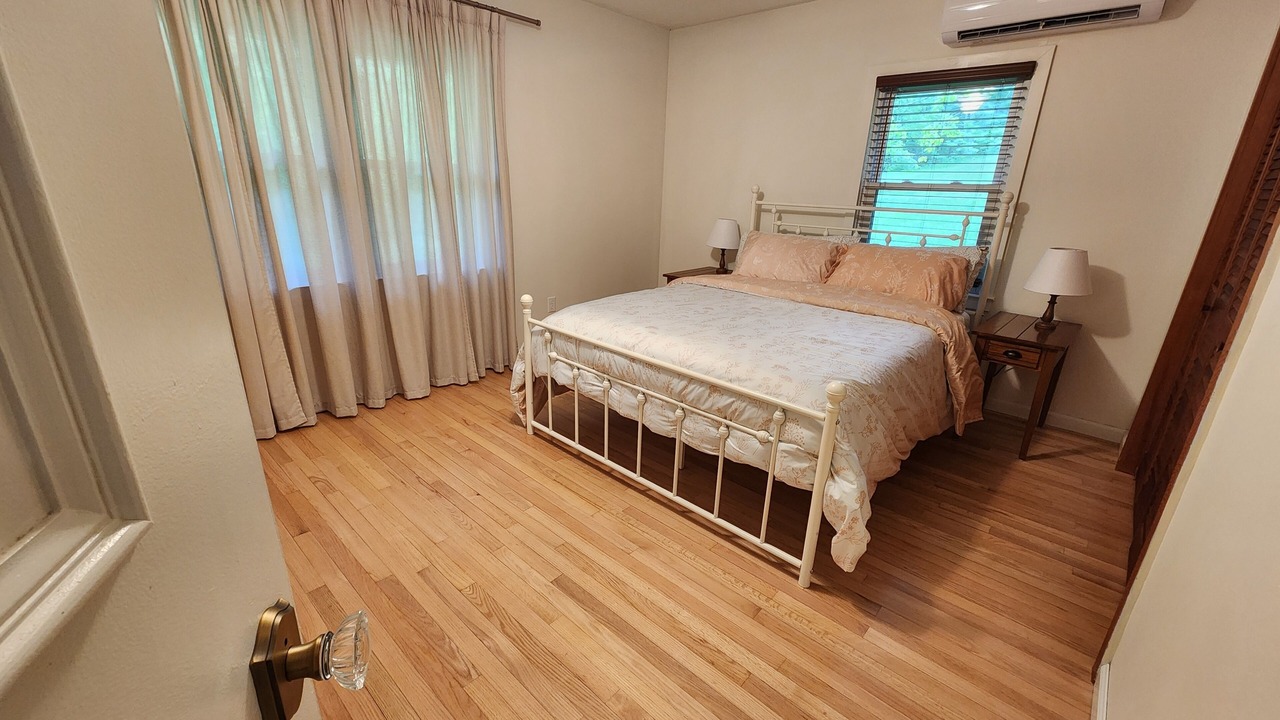 Photo of Bedroom in White Sulphur Springs