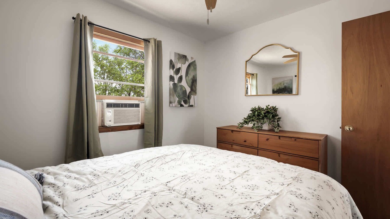 Photo of Bedroom in Romney