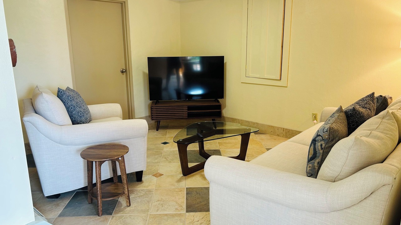 Photo of Livingroom in Town of Broome