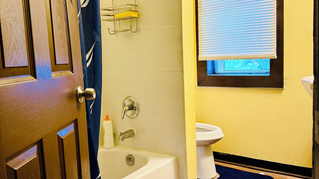 Photo of Bathroom in Niagara Falls