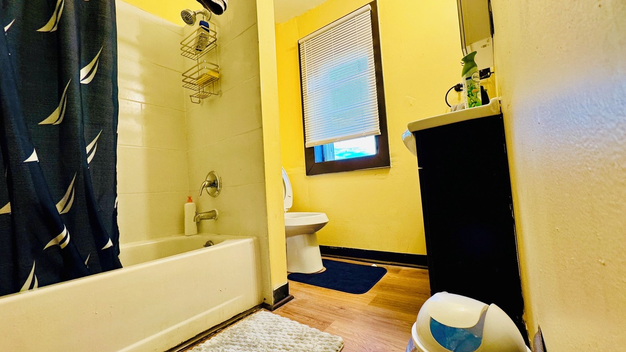 Photo of Bathroom in Niagara Falls