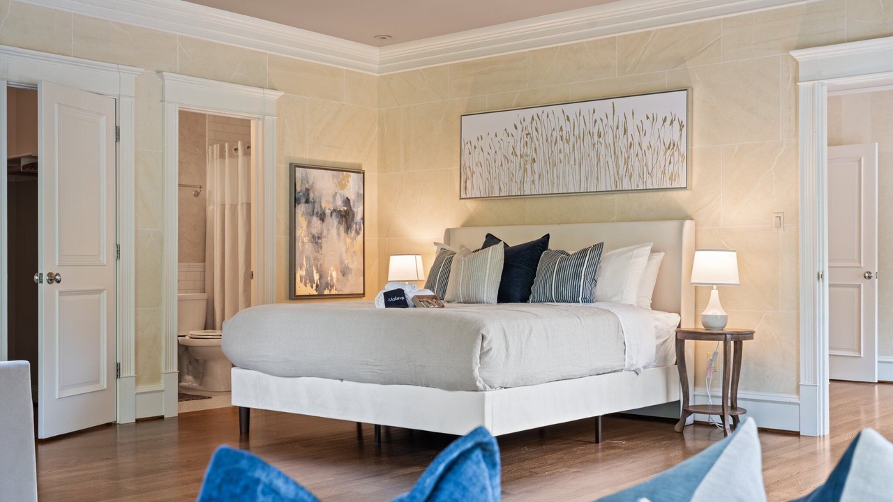 Photo of Bedroom in Jefferson Manor