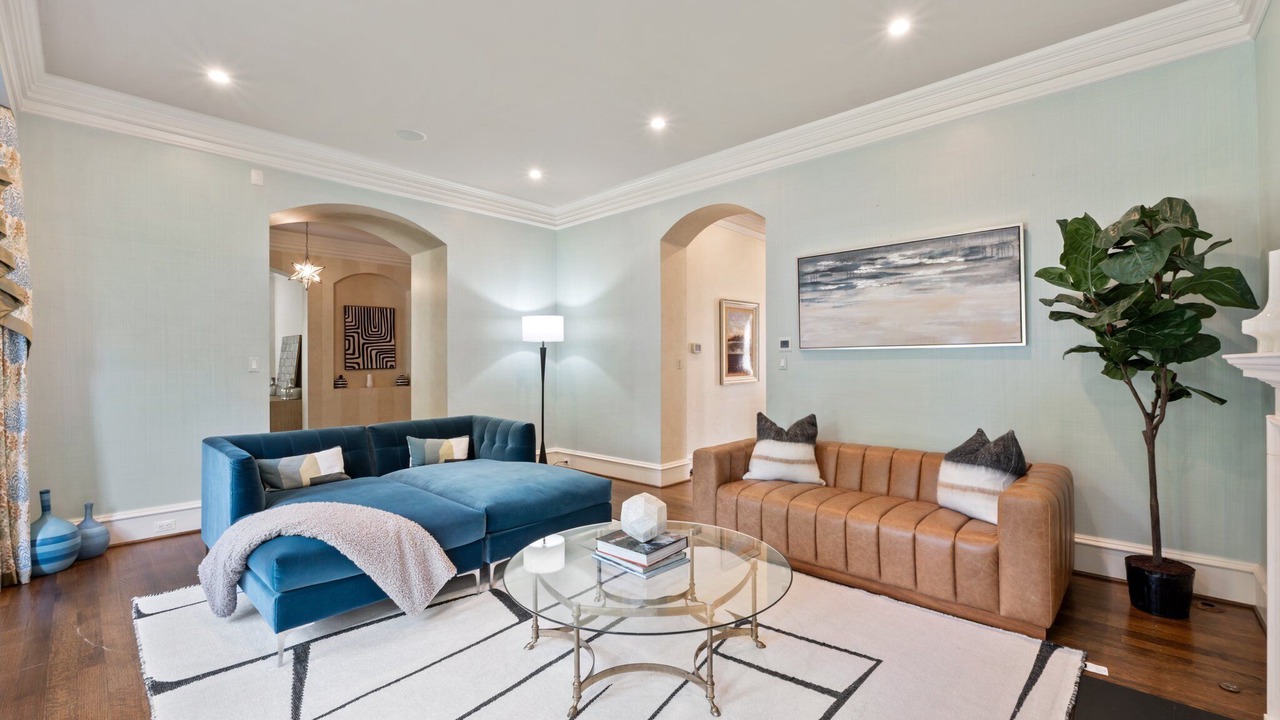 Photo of Livingroom in Jefferson Manor