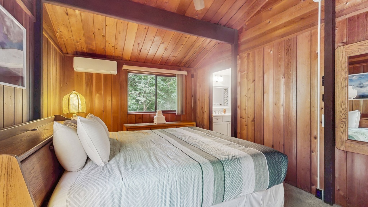 Photo of Bedroom in Waterbury Center