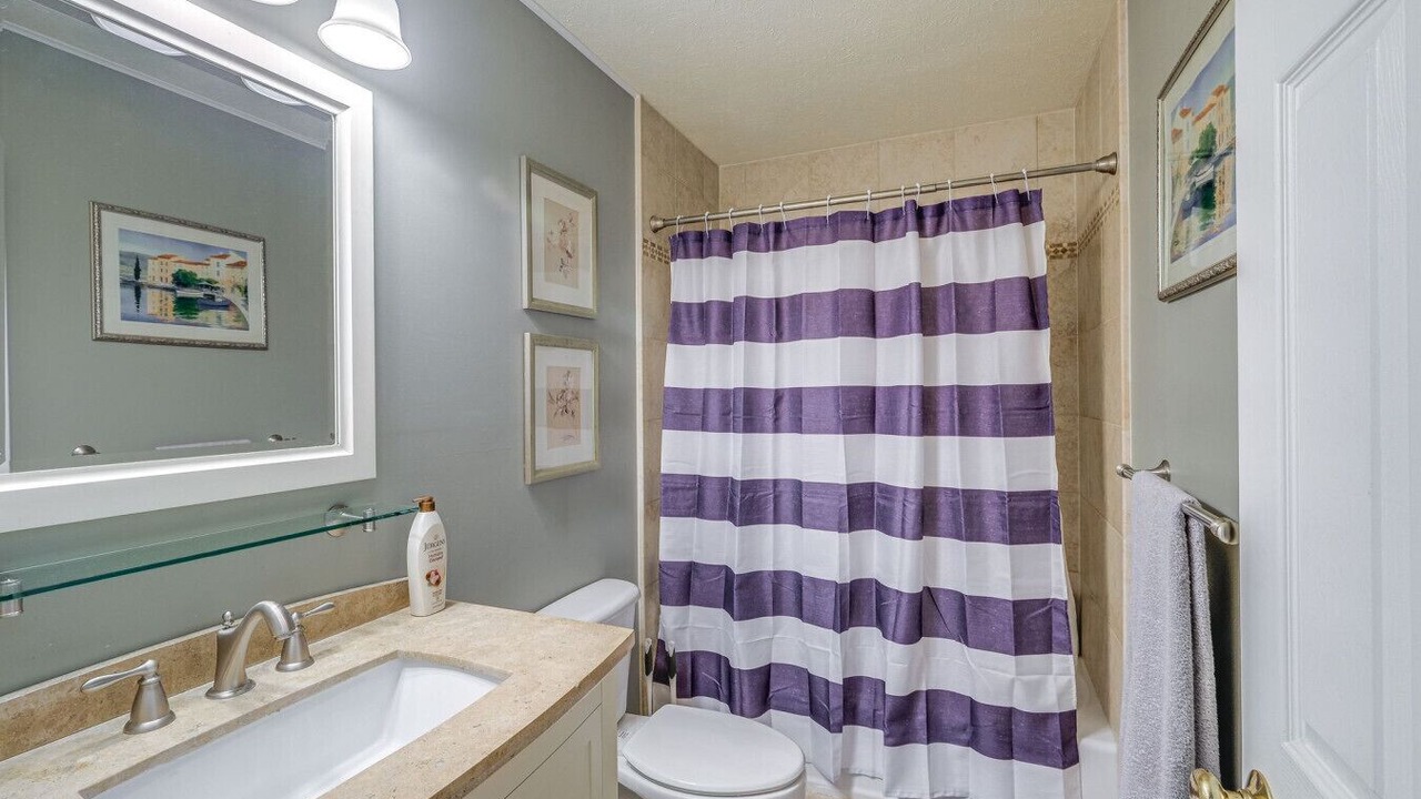 Photo of Bathroom in Linden