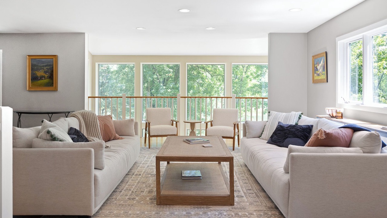 Photo of Livingroom in Middlebury