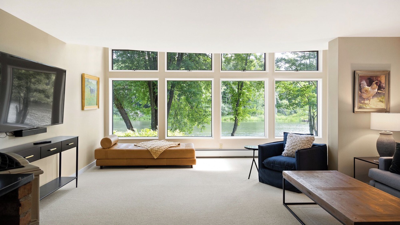 Photo of Livingroom in Middlebury