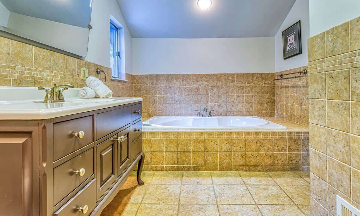 Photo of Bathroom in Hurley