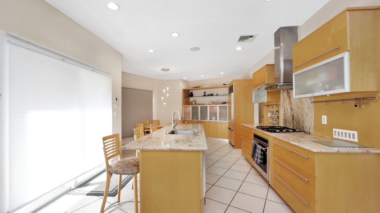 Photo of Kitchen in Lido Beach