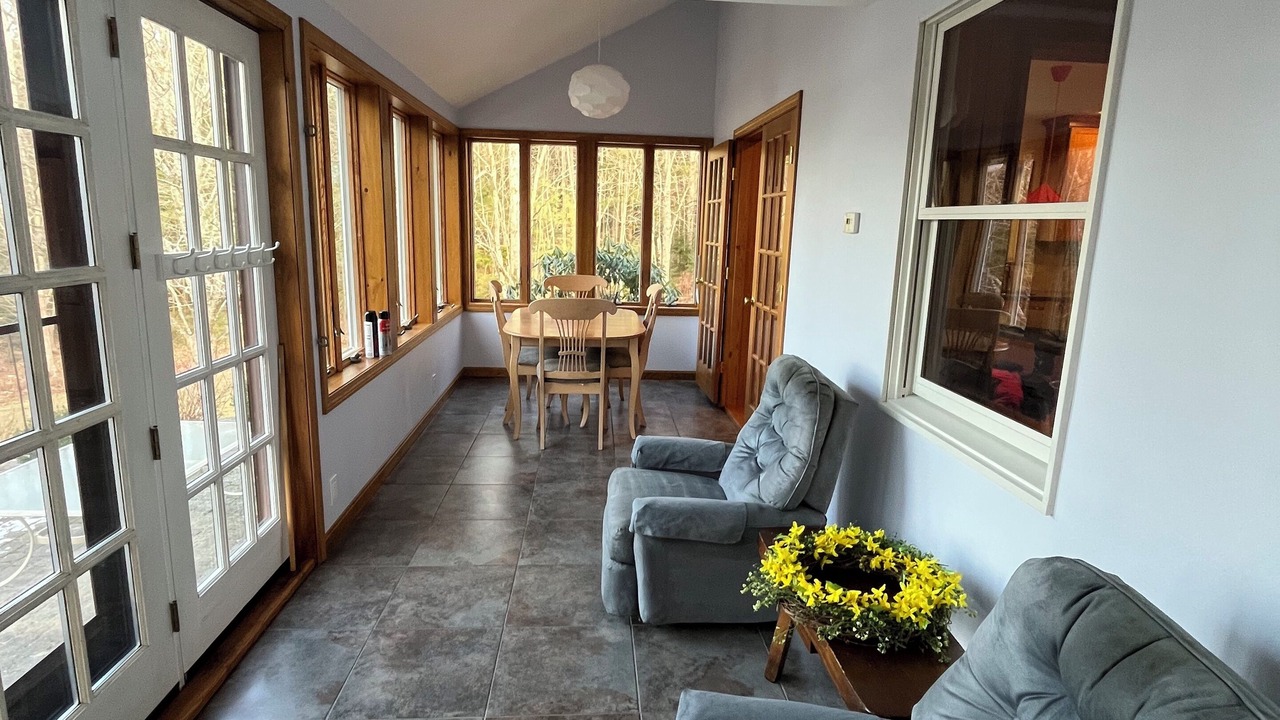 Photo of Livingroom in Deerfield