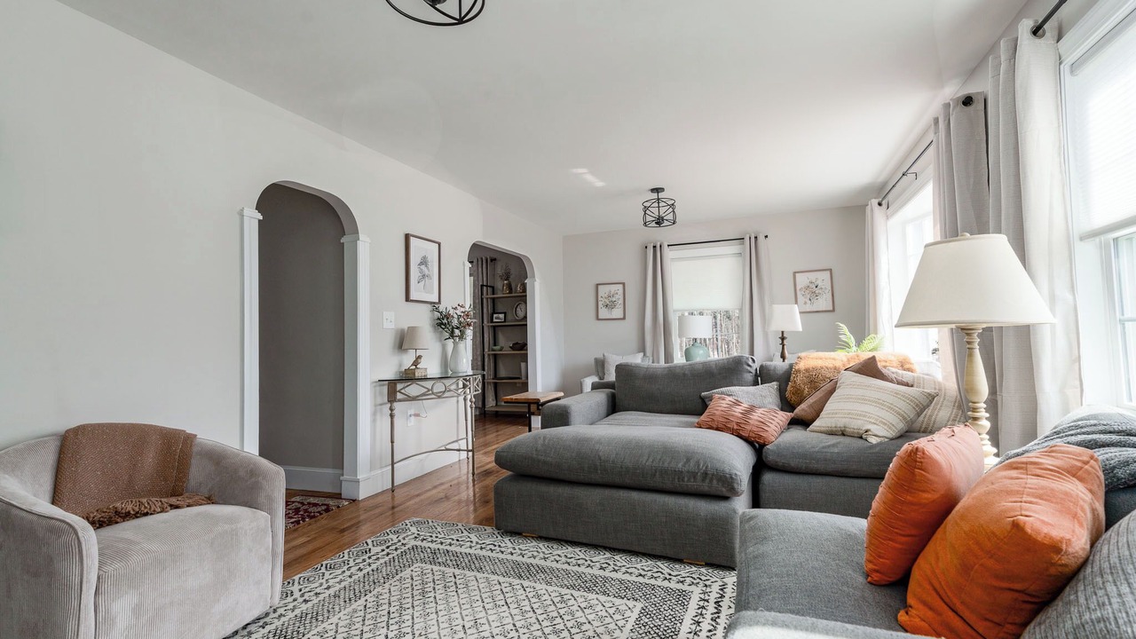 Photo of Livingroom in Salem