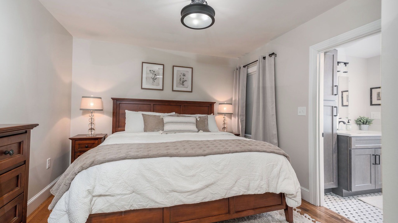 Photo of Bedroom in Salem
