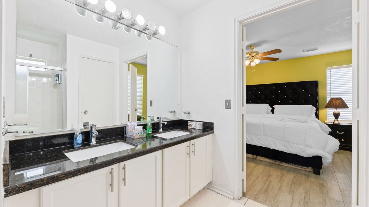 Photo of Bathroom in Clodine