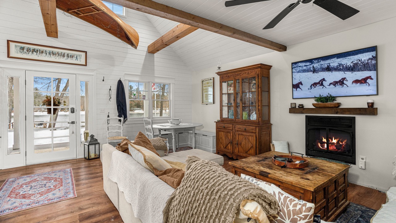 Photo of Livingroom in Schuylerville