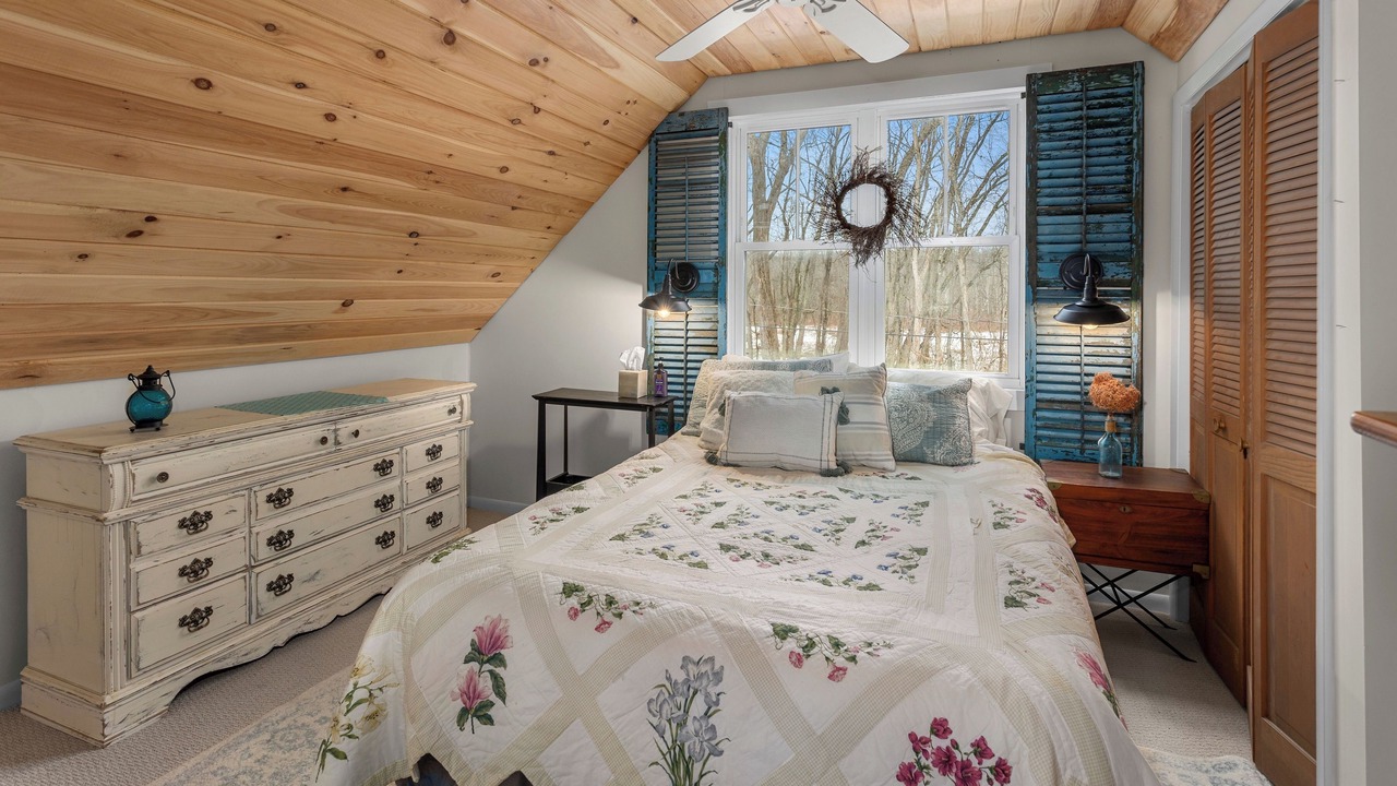 Photo of Bedroom in Schuylerville